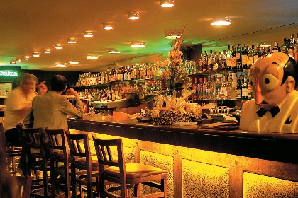 Dona Onça, bar e restaurante no Edifício Copan Dona Onça, bar e restaurante no Edifício Copan