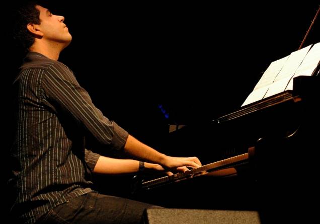 O pianista brasileiro André Mehmari O pianista brasileiro André Mehmari