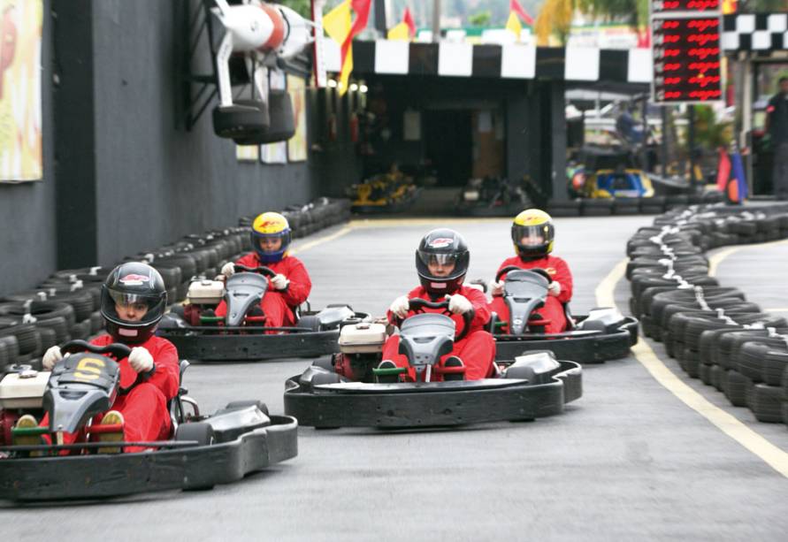 Passeio de kart: os competidores precisam ter no mínimo 7 anos