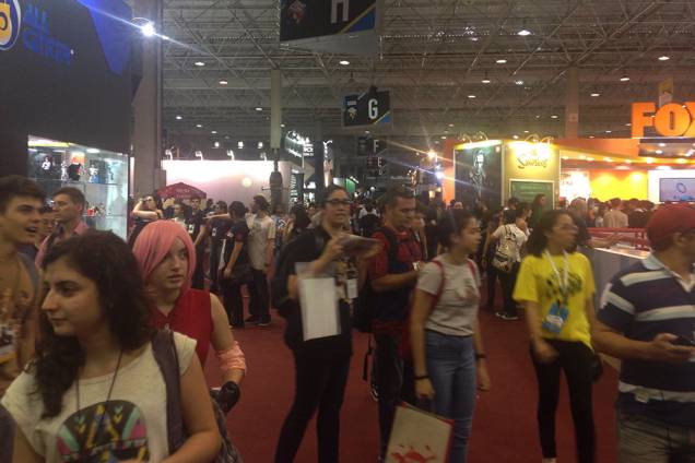 Público de reúne nos corredores da Comic Con Experience: ingressos ainda disponíveis para esta sexta (4) Público de reúne nos corredores da Comic Con Experience: ingressos ainda disponíveis para esta sexta (4)