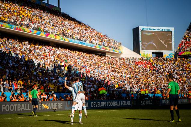 Torcida presente na partida entre Argentina e Suíça depredou cadeiras da Arena Corinthians Torcida presente na partida entre Argentina e Suíça depredou cadeiras da Arena Corinthians