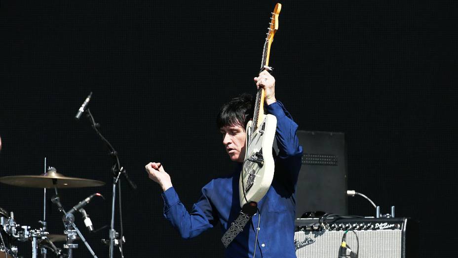 Roqueiro Johnny Marr faz bom show no inicio do segundo dia de festival Roqueiro Johnny Marr faz bom show no inicio do segundo dia de festival