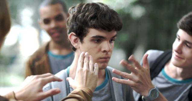 Hoje Eu Quero Voltar Sozinho: o ator Guilherme Lobo interpreta um adolescente cego Hoje Eu Quero Voltar Sozinho: o ator Guilherme Lobo interpreta um adolescente cego