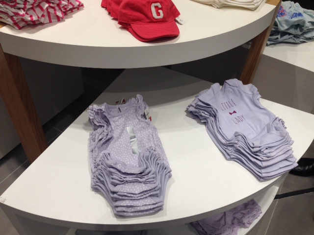 Body da Gap:  R$ 40,00 ou US$ 10,00 (free shop) e R$ 49,90 (em São Paulo)