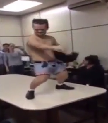 Secretário descarta expulsão de policiais por caso de anão no Denarc