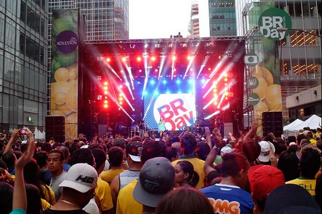 Palco do Brazilian Day que reúne mais de 1,5 milhão de pessoas em Nova York no domingo (6) Palco do Brazilian Day que reúne mais de 1,5 milhão de pessoas em Nova York no domingo (6)