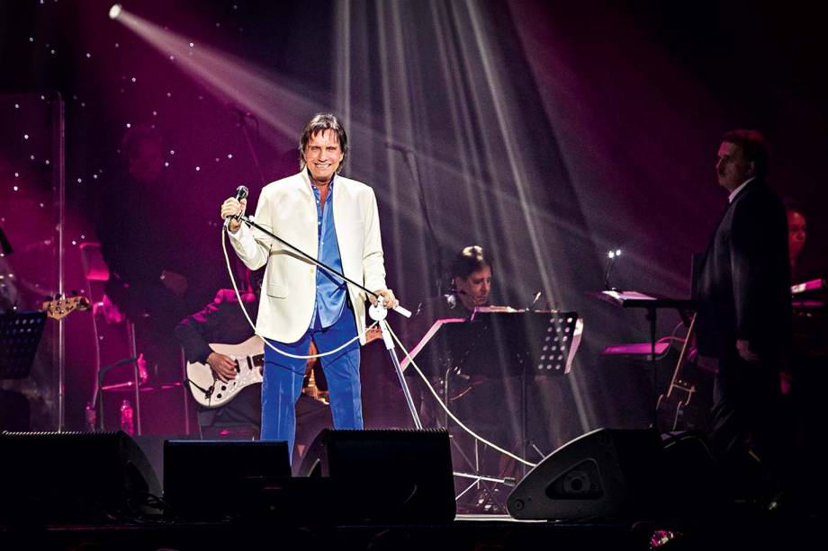 Roberto Carlos, se apresenta no palco do Vivo Rio, no Rio de Janeiro, RJ.