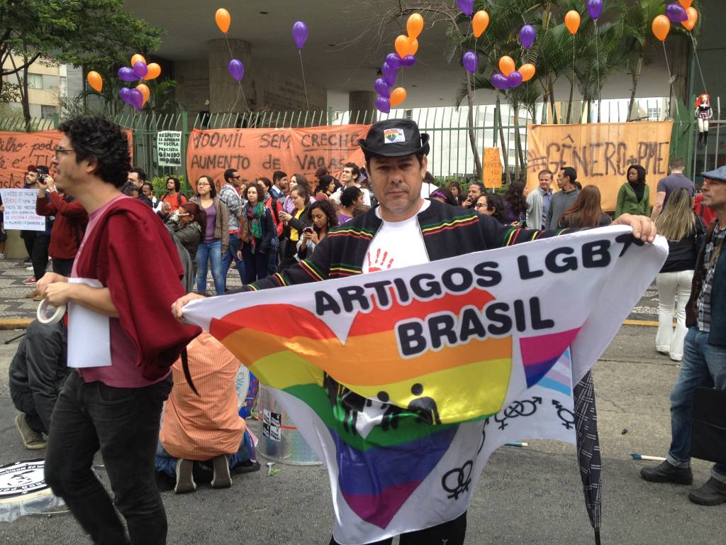 Questão de gênero em plano de educação vira alvo de protestos