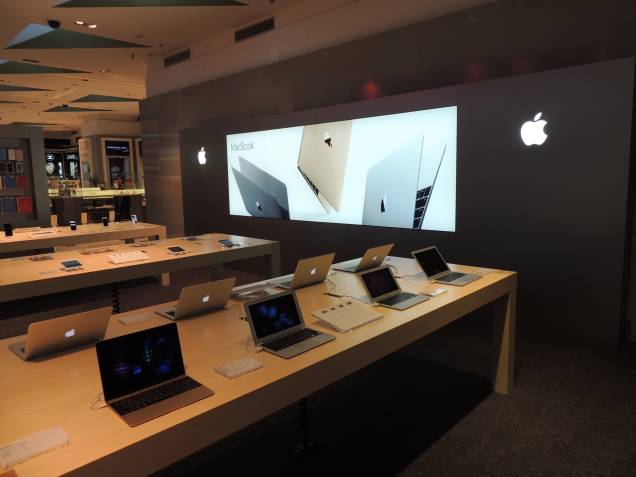 Passageiro poderá comprar Macbooks e demais produtos Passageiro poderá comprar Macbooks e demais produtos