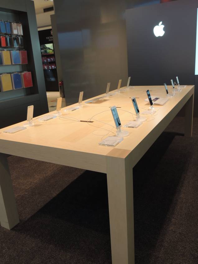 iPhones são mais baratos que nas lojas Apple brasileiras iPhones são mais baratos que nas lojas Apple brasileiras