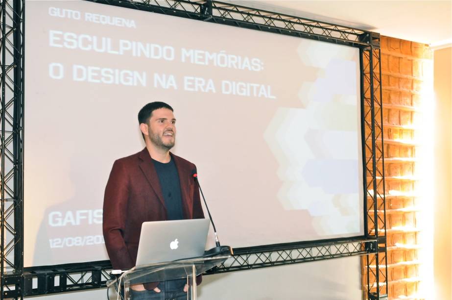 Designer Guto Requena Designer Guto Requena