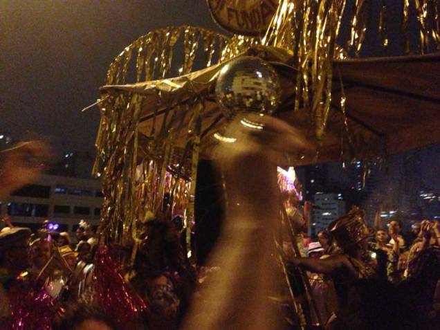 Bloco Agora Vai agita o Minhocão durante o Carnaval Bloco Agora Vai agita o Minhocão durante o Carnaval