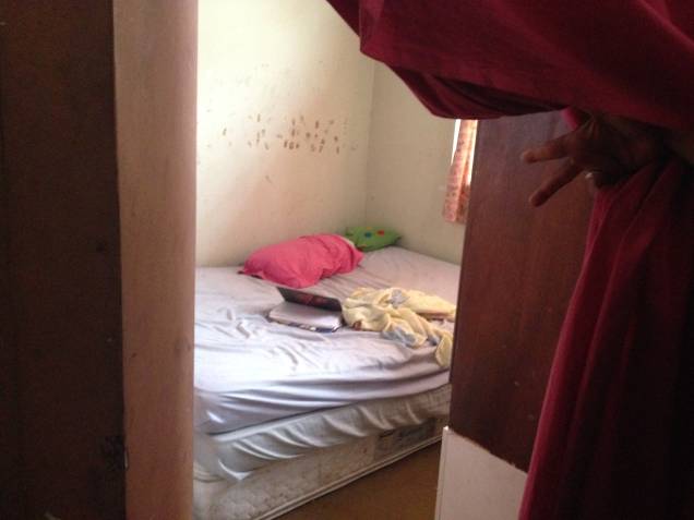 Crack Zero: um dos quartos da casa ocupada pelos participantes do projeto Crack Zero: um dos quartos da casa ocupada pelos participantes do projeto
