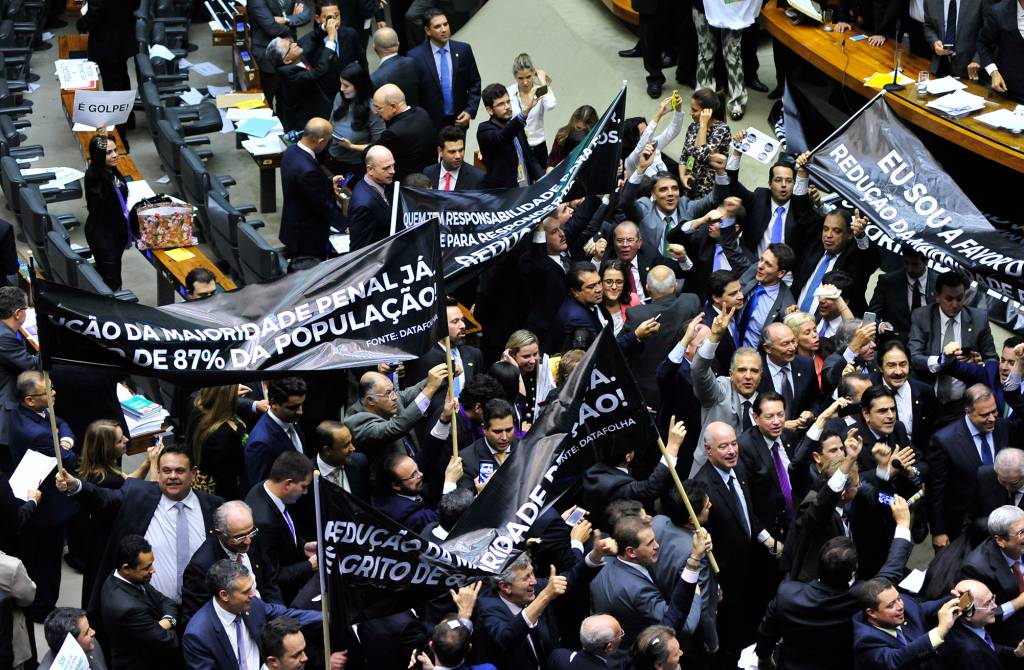 Manobra permite aprovação da redução da maioridade penal