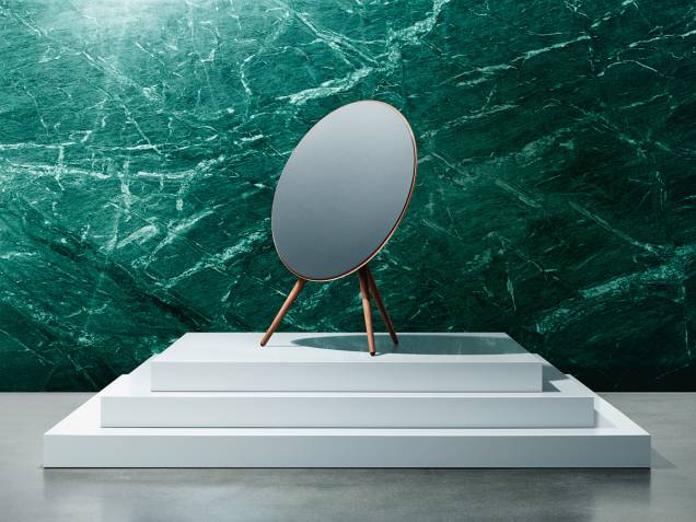 O speaker BeoPlayA9: conexão via wireless ou bluetooth com TVs, aparelhos de som e aplicativos como o Spotify O speaker BeoPlayA9: conexão via wireless ou bluetooth com TVs, aparelhos de som e aplicativos como o Spotify