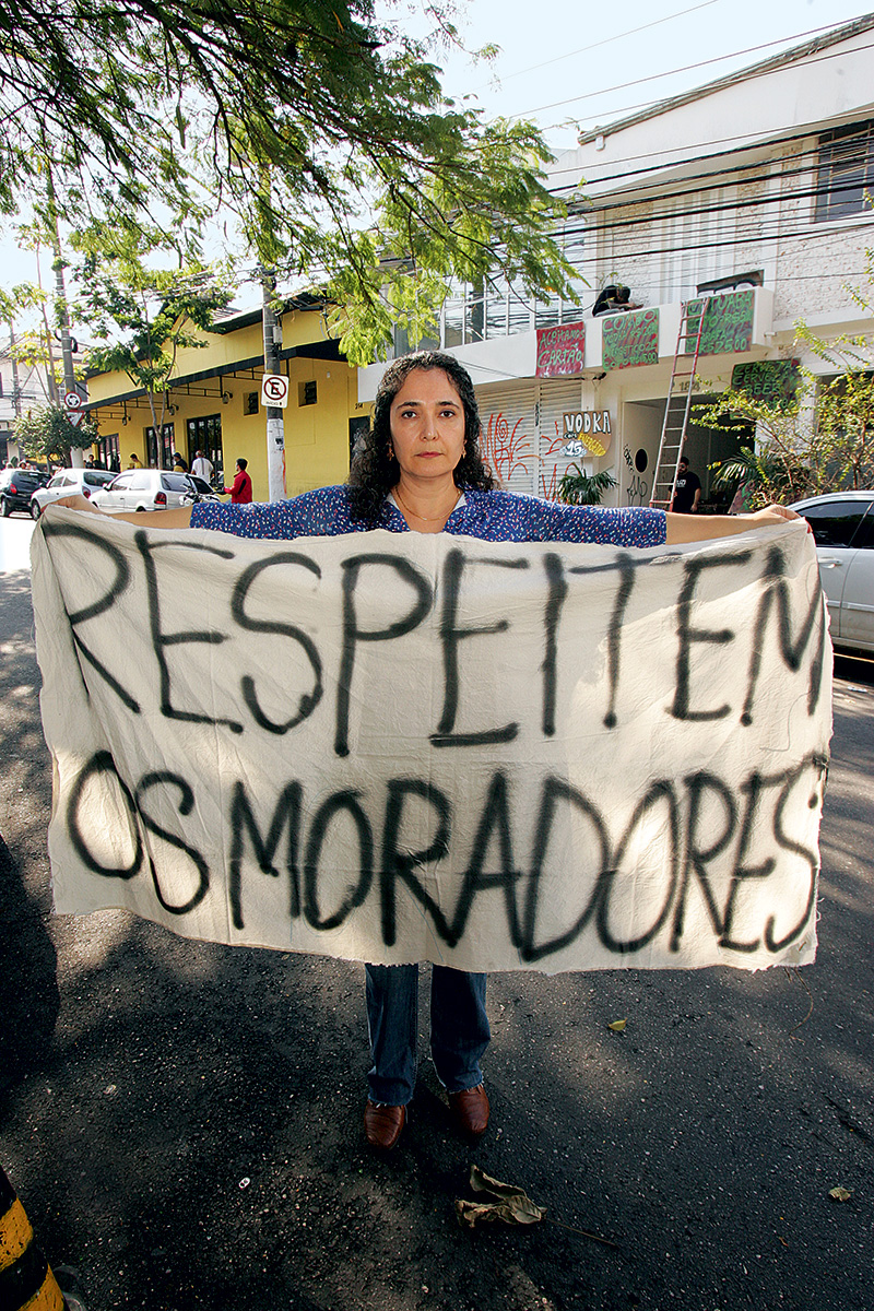 O tumulto na Vila Madalena durante os jogos da Copa