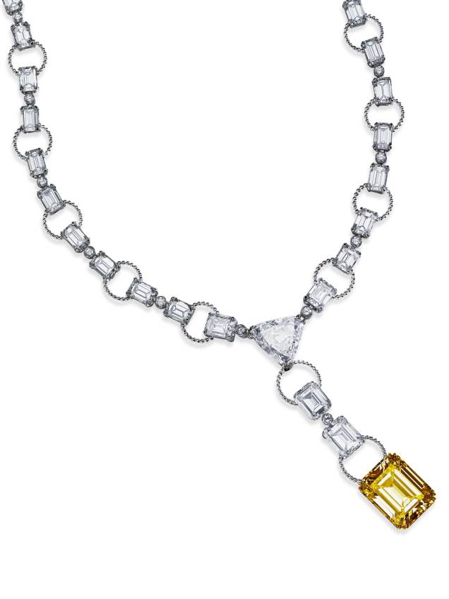 Colar de ouro branco e amarelo e diamantes, um deles amarelo de 14,45 quilates Colar de ouro branco e amarelo e diamantes, um deles amarelo de 14,45 quilates