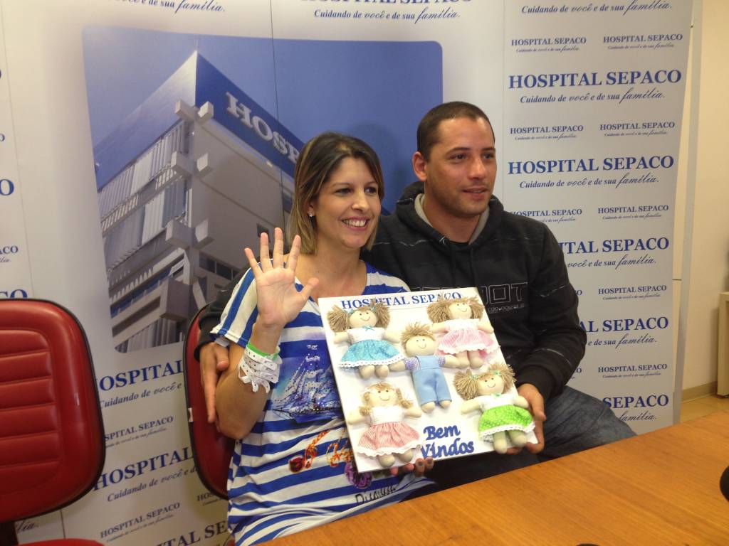 Família de quíntuplos procura casa para morar temporariamente na capital