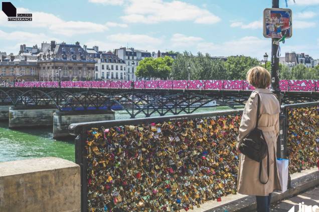 Promovida pela galeria francesa Itinerrance, exposição de arte de rua entra no lugar dos cadeados do amor da Pont des Arts, em Paris Promovida pela galeria francesa Itinerrance, exposição de arte de rua entra no lugar dos cadeados do amor da Pont des Arts, em Paris