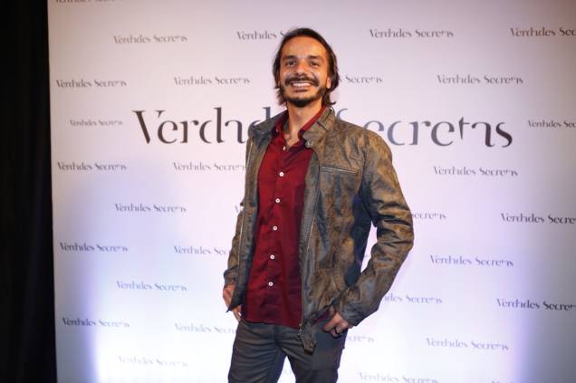 João Cunha será Joel, um professor que vai ensinar Carolina (Drica Moraes) a lidar com computadores João Cunha será Joel, um professor que vai ensinar Carolina (Drica Moraes) a lidar com computadores