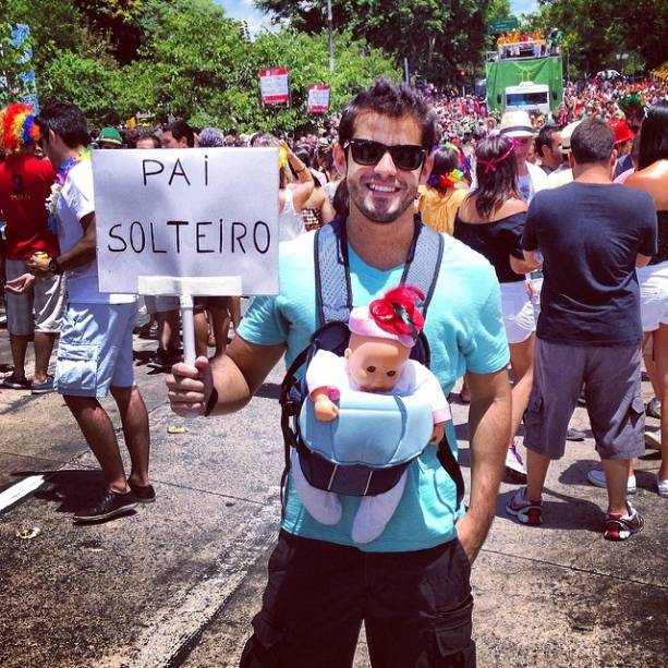 No Instagram, @_pavan_ postou foto do "pai solteiro"