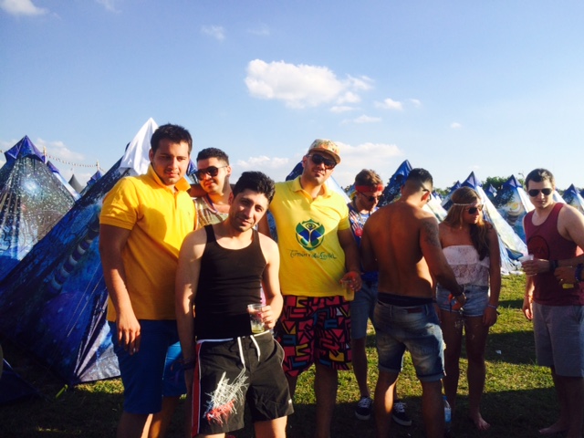 Maziar Salehieh (boné e óculos): iraniano já participou do evento original na Bélgica. Maziar Salehieh (boné e óculos): iraniano já participou do evento original na Bélgica.