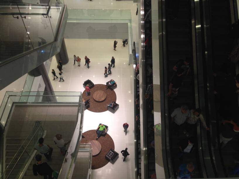 O shopping fica perto das estações de metrô Trianon Masp e Brigadeiro