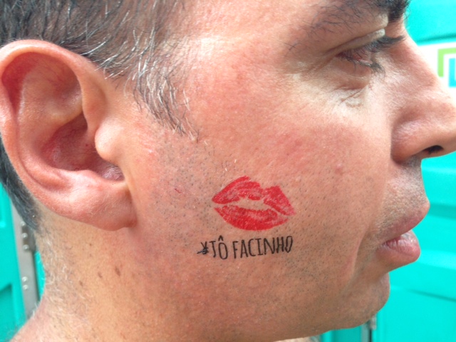 Foliões no Bloco Beco do Aprendiz, na Vila Madalena Foliões no Bloco Beco do Aprendiz, na Vila Madalena