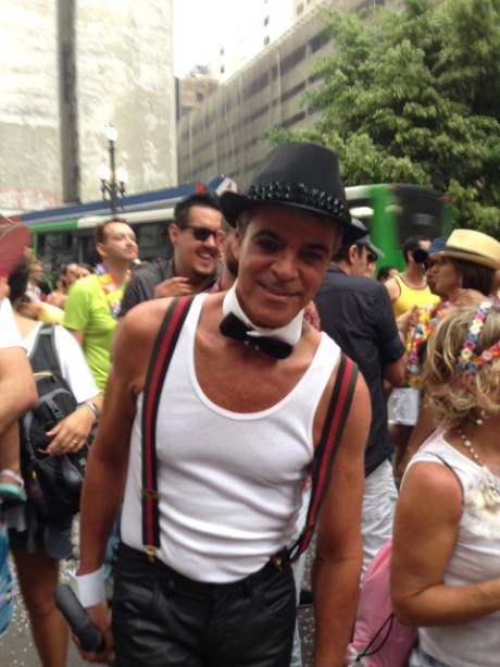 O folião Rogério Flores no bloco Tarado Ni Você O folião Rogério Flores no bloco Tarado Ni Você