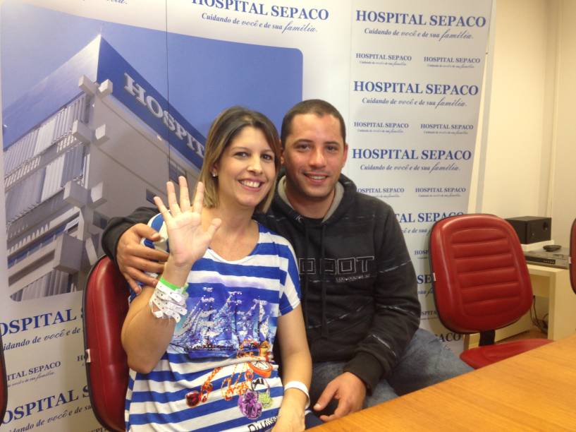 Karina Barreiras e Júnior dizem que cinco agora é "número da sorte" Karina Barreiras e Júnior dizem que cinco agora é "número da sorte"