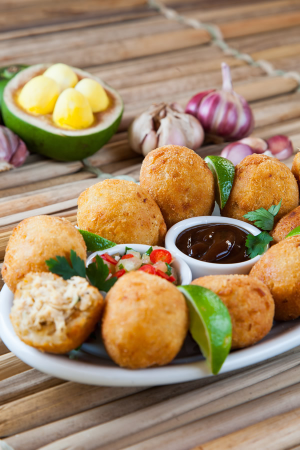 O bar Chopp do Alemão serve a poção de coxinha de chester com pequi (R$ 23,00) O bar Chopp do Alemão serve a poção de coxinha de chester com pequi (R$ 23,00)