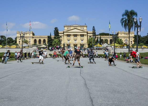 Parque da Independência recebe 25 000 visitantes por final de semana, sendo 15 000 para descer a rampa sobre rodas