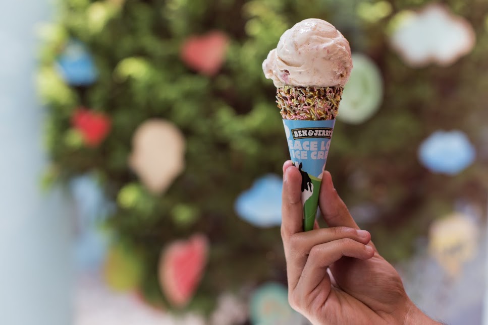 Sorveteria Ben & Jerry’s oferece sorvete de graça