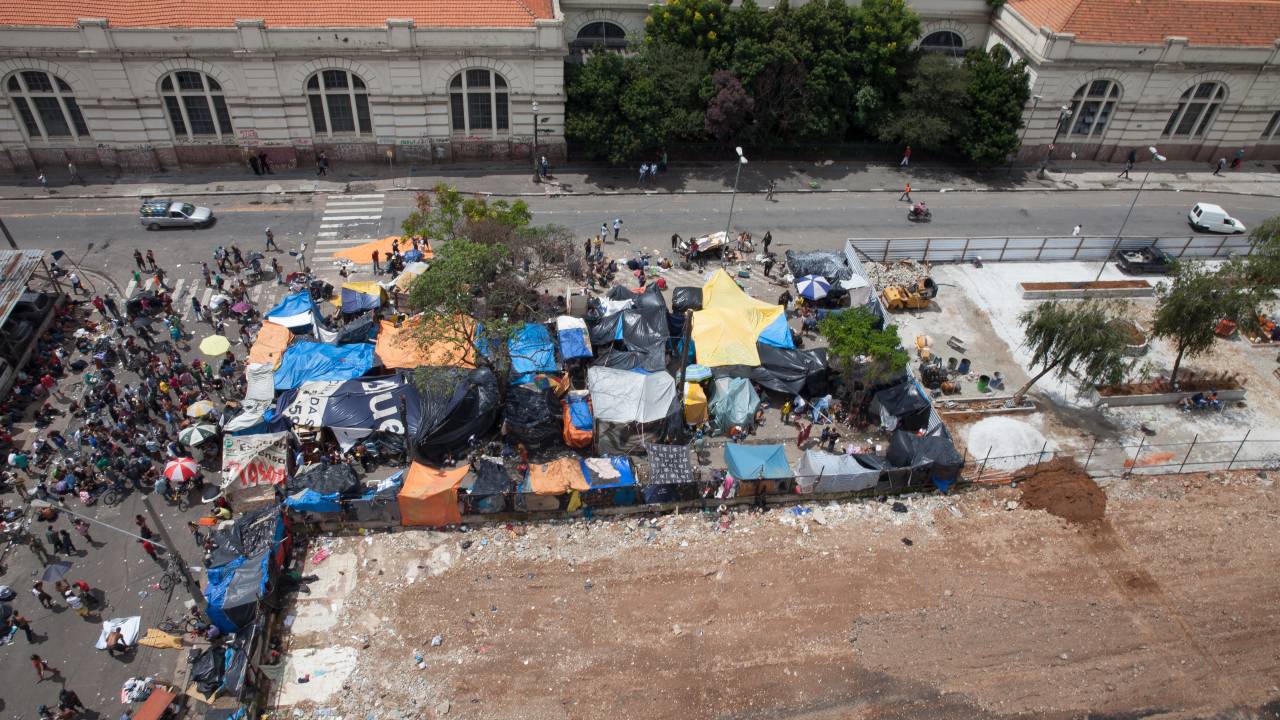 fluxo-cracolândia-barracas