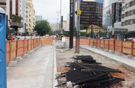 Trecho da Avenida Paulista perto da Rua Carlos Sampaio