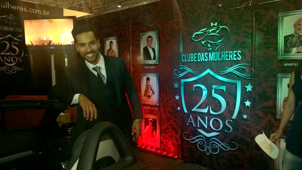 Cosméticos para evangélicos e massageador de ouro são destaques da Erótika Fair