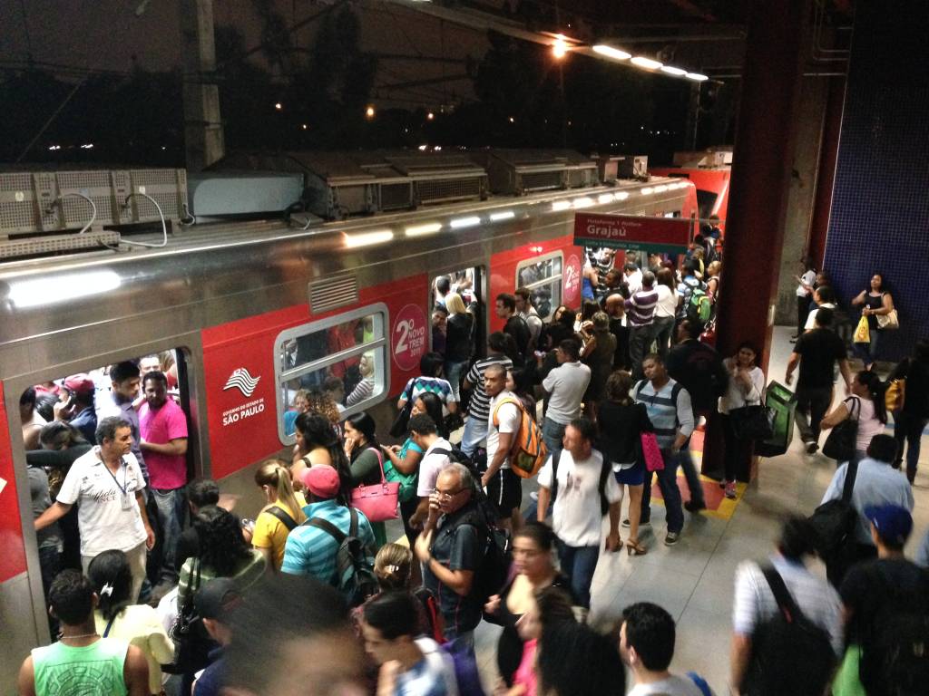 Pane na CPTM causa transtorno e PM é acionada para conter confusão