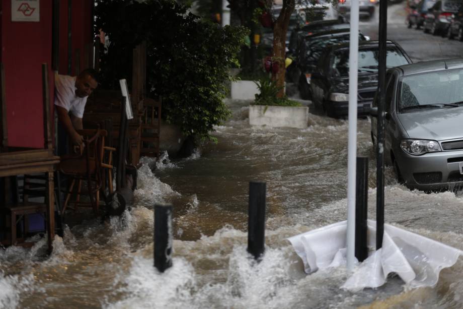 Rua Wisard, na Vila Madalena, na Zona Oeste de São Paulo, nesta quarta (25)