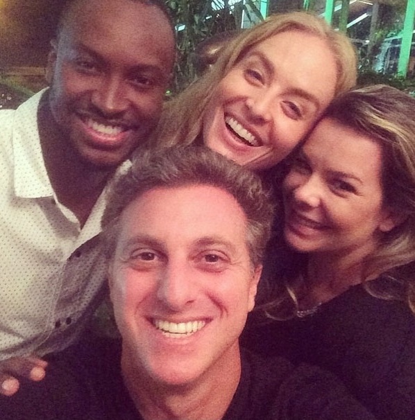 Com os padrinhos Angélica e Luciano Huck Com os padrinhos Angélica e Luciano Huck
