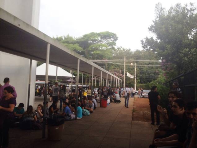 Fila de espera: fãs da atriz americana Fila de espera: fãs da atriz americana