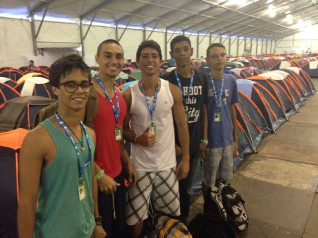 Os estudantes de computação Marcos Faria, Alan Spagol, Guilherme Azevedo, João Lucas e Delmo Guilherme vieram de Porto Seguro para a Campus Party Os estudantes de computação Marcos Faria, Alan Spagol, Guilherme Azevedo, João Lucas e Delmo Guilherme vieram de Porto Seguro para a Campus Party