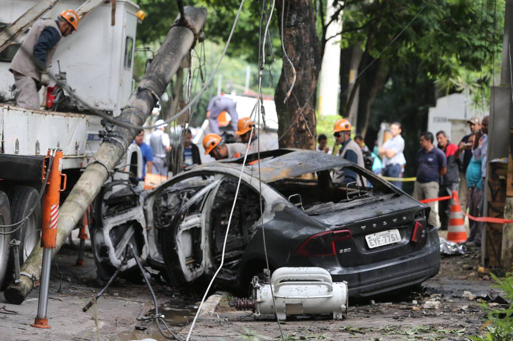 Entenda o acidente de carro na Avenida Pedroso de Morais, em Pinheiros