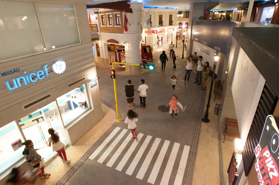 As ruas da cidade chamada KidZania