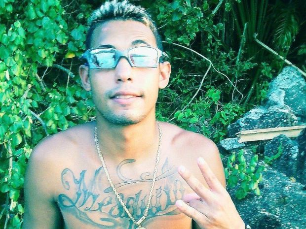 Funkeiro MC Vitinho é morto por policiais no Guarujá
