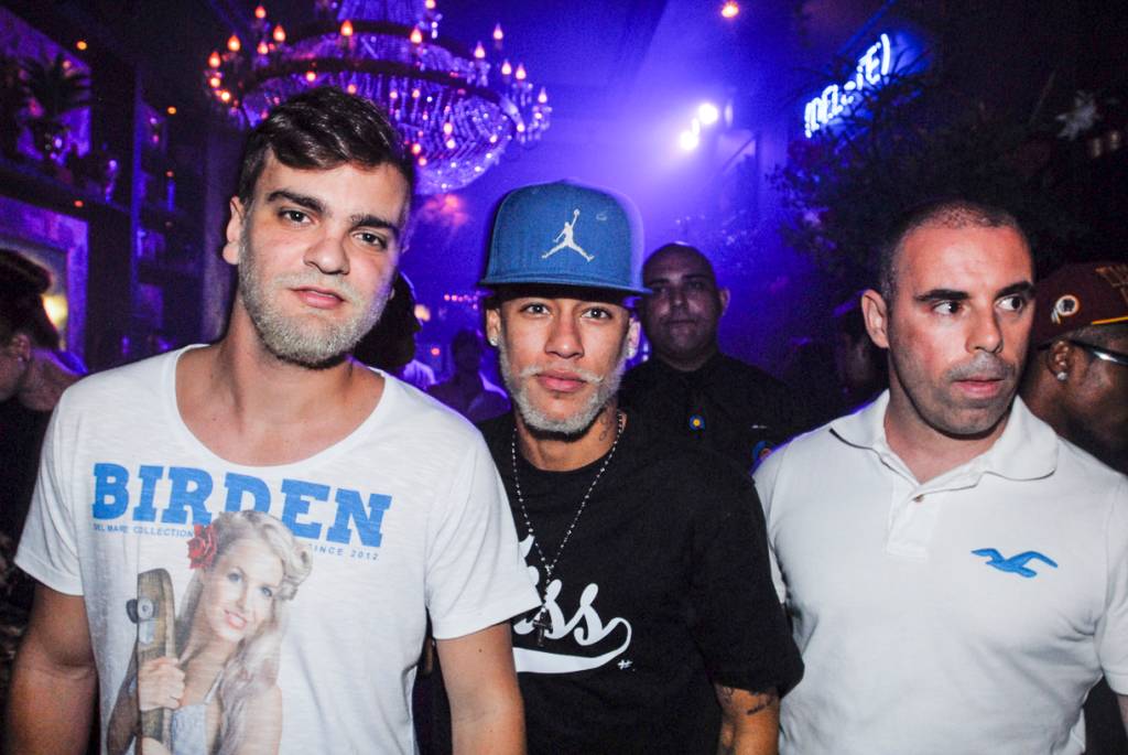 Neymar e Medina curtem festa em Jurerê Internacional