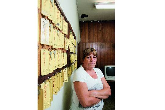 Como se organiza o grupo que invadiu um ex-hotel no centro