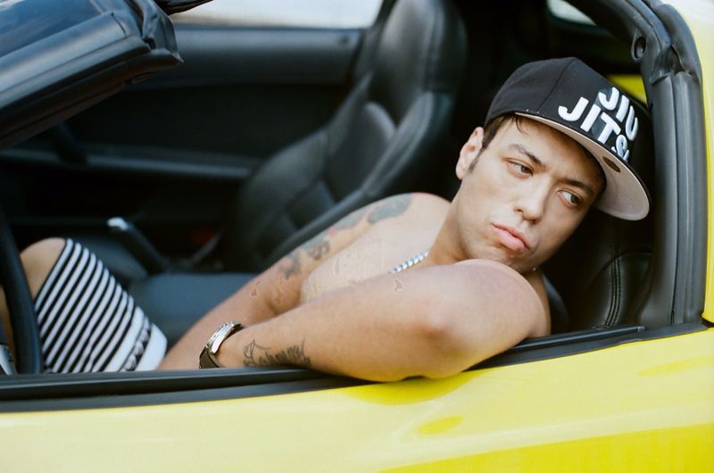 Cantor de funk ostentação sempre foi bem de vida e é bissexual assumido