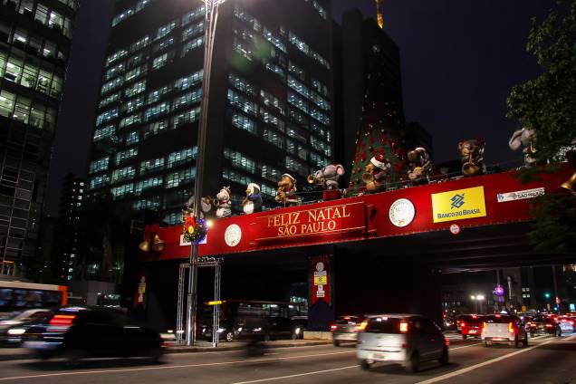Palco foi montado na Avenida Paulista Palco foi montado na Avenida Paulista