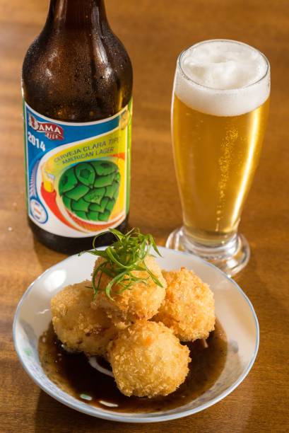 Jipangu OIzakaya: a porção de croquete de batata e cará e lascas de salmão