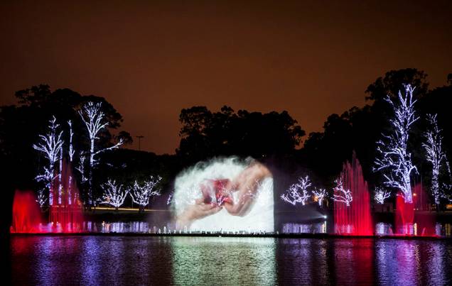 Espetáculo da fonte multimídia emociona o público no Ibirapuera Espetáculo da fonte multimídia emociona o público no Ibirapuera